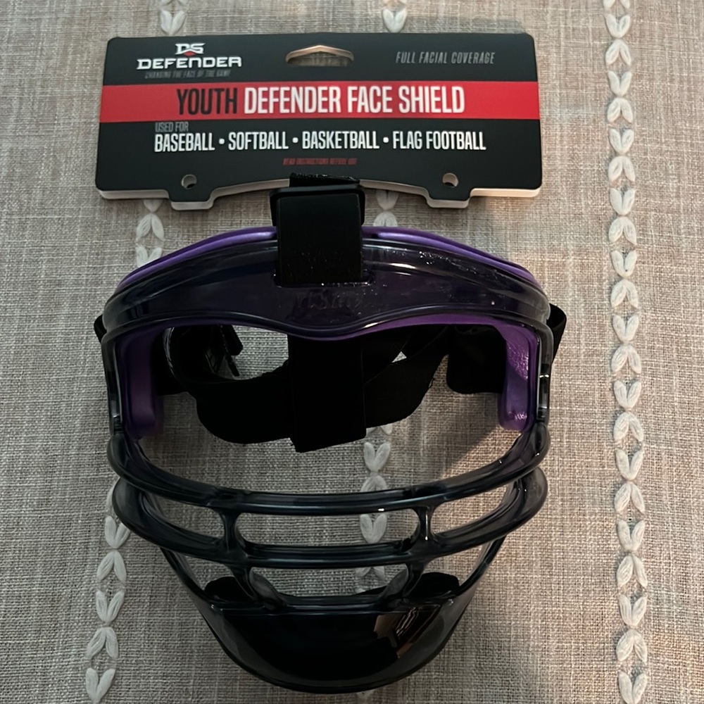 Face shield for youth sports